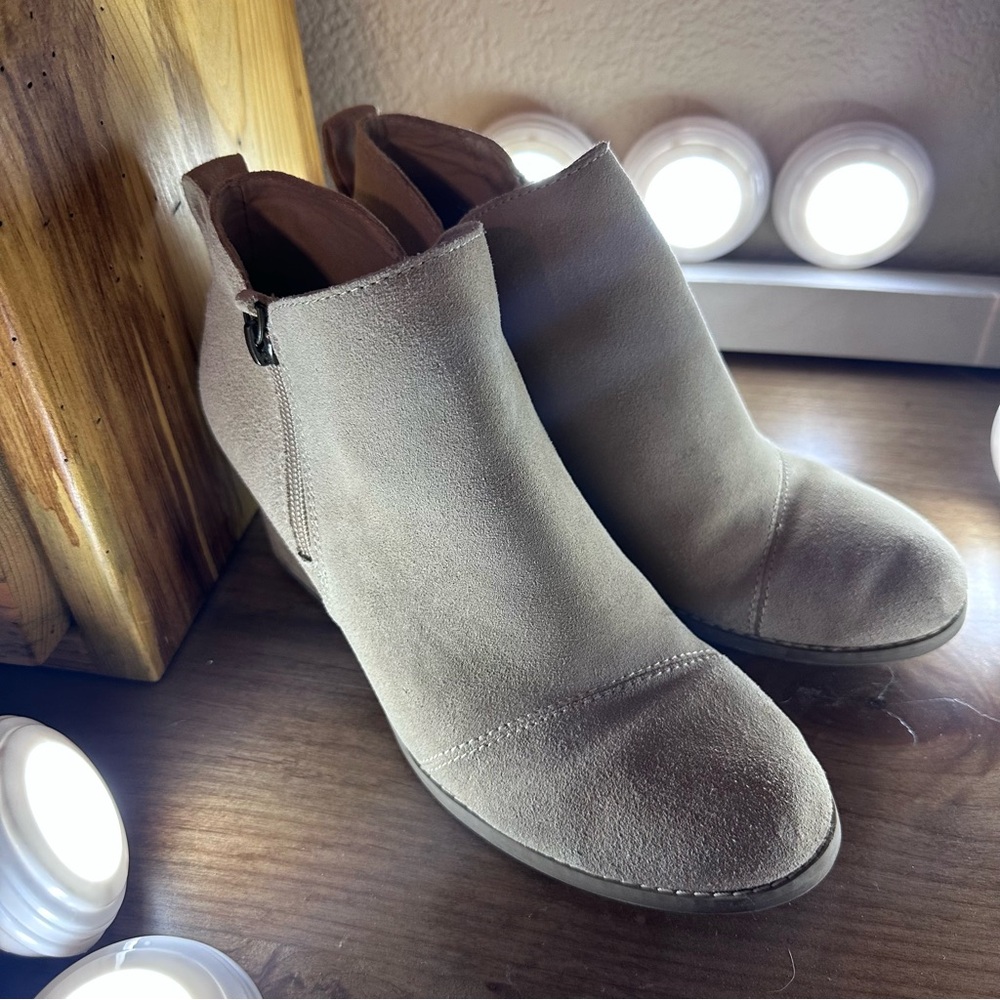 Toms Goldie Wedge Women's Suede Ankle Boots - Tan Size 8 - Picture 2 of 10